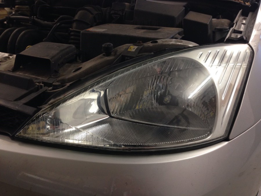 Scheinwerfer-Aufbereitung Bild 2